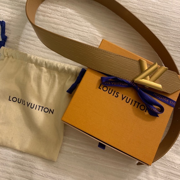 Size 32 Mens Louis Vuitton Belt New With Dust Bag Box & RECEIPT